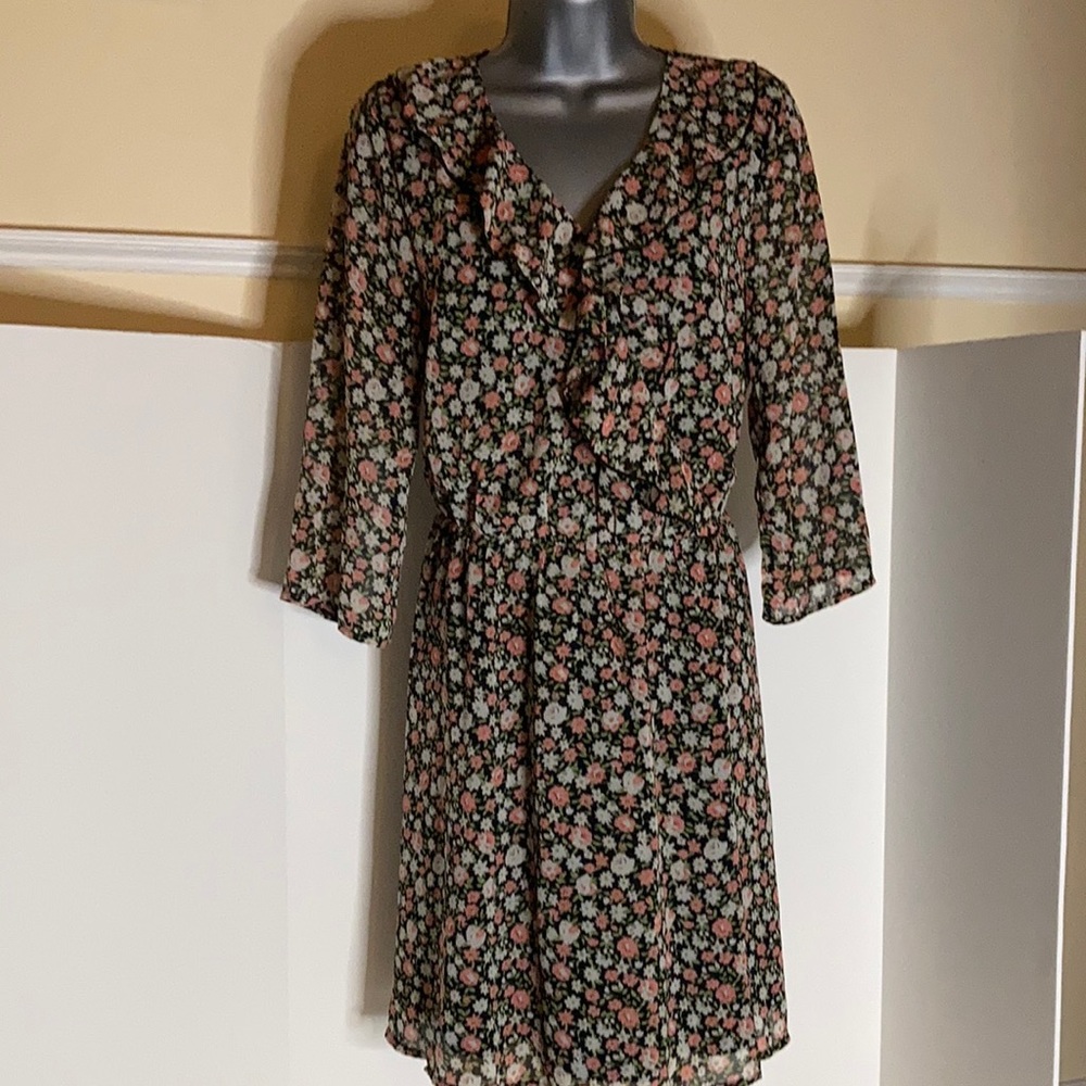 Yuriait dress. Size Large NWT
